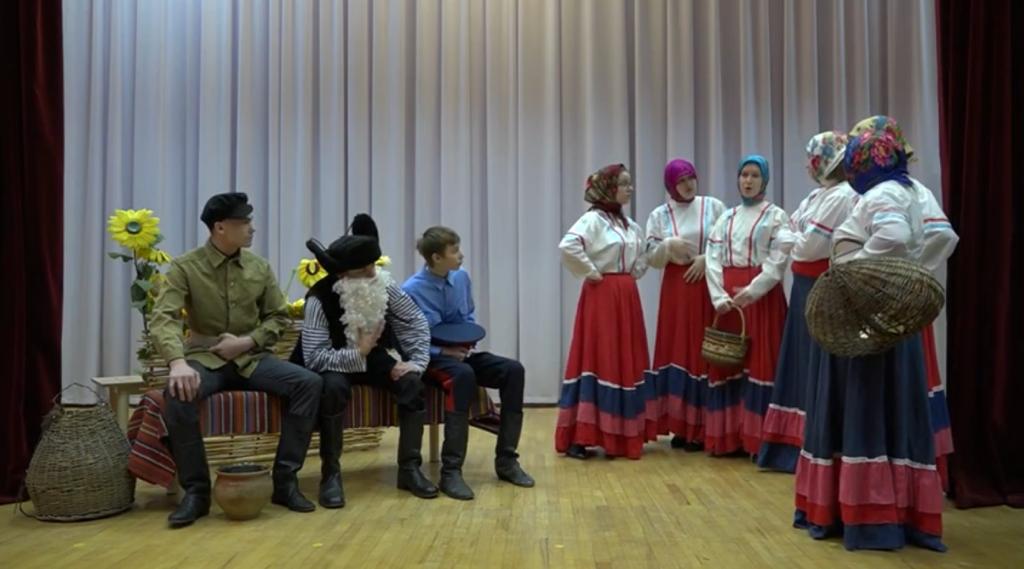 Школьники Усть-Донецкого района стали призерами областного конкурса театральных постановок